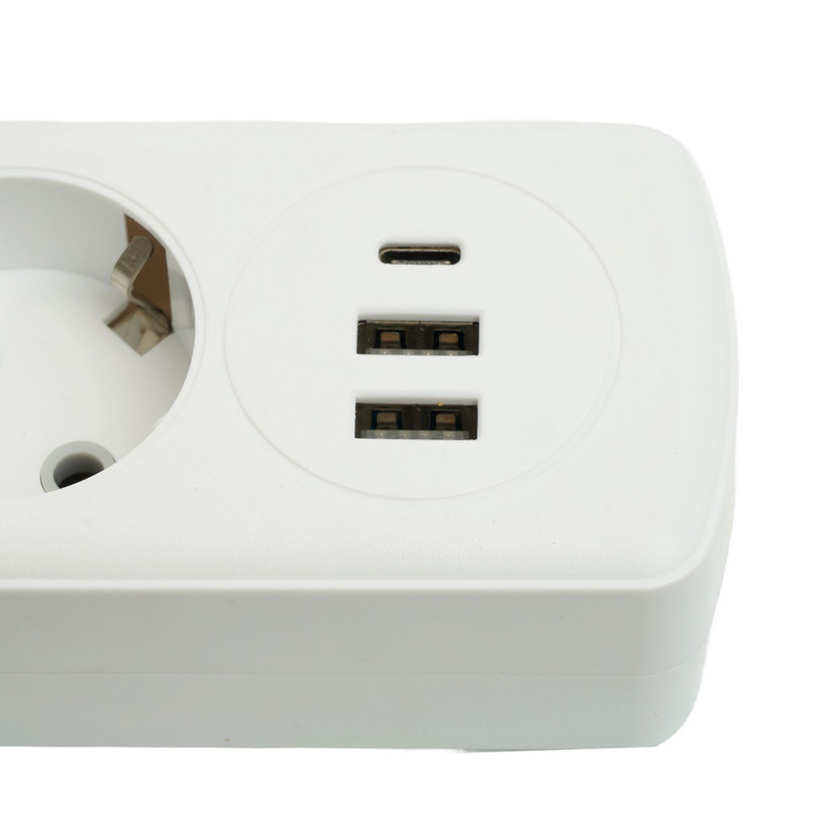 Колодки и удлинители, тройники Удлинитель STEKKER HM08-33-02 3-местный c/з 3x1 мм2 3 м 2USB+1Type-C 2,4А Home белый 49977 