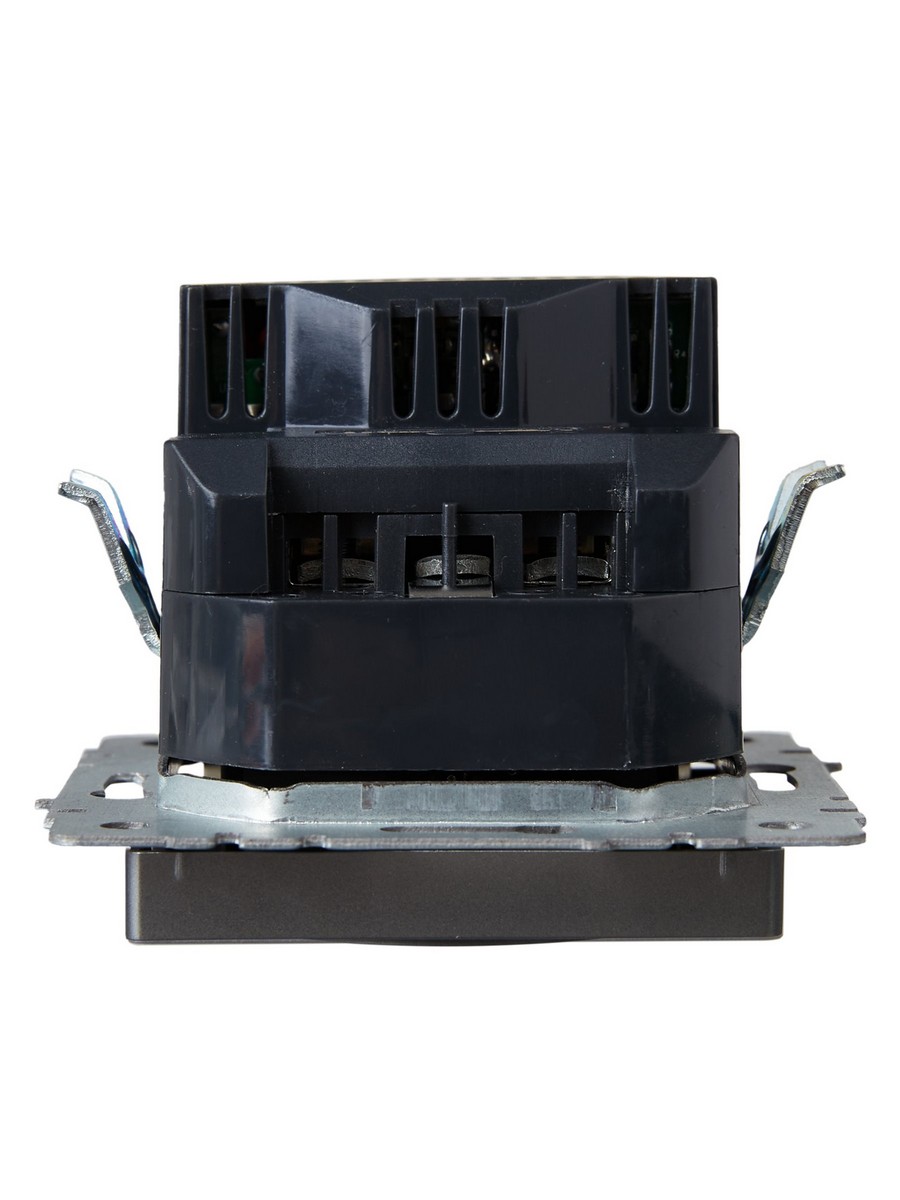 IEK Brite Сталь Розетка IEK BRITE с с/з и шторками 16А с USB A+C 18Вт РЮш11-1-БрС сталь BR-R14-16-U22-018-K46