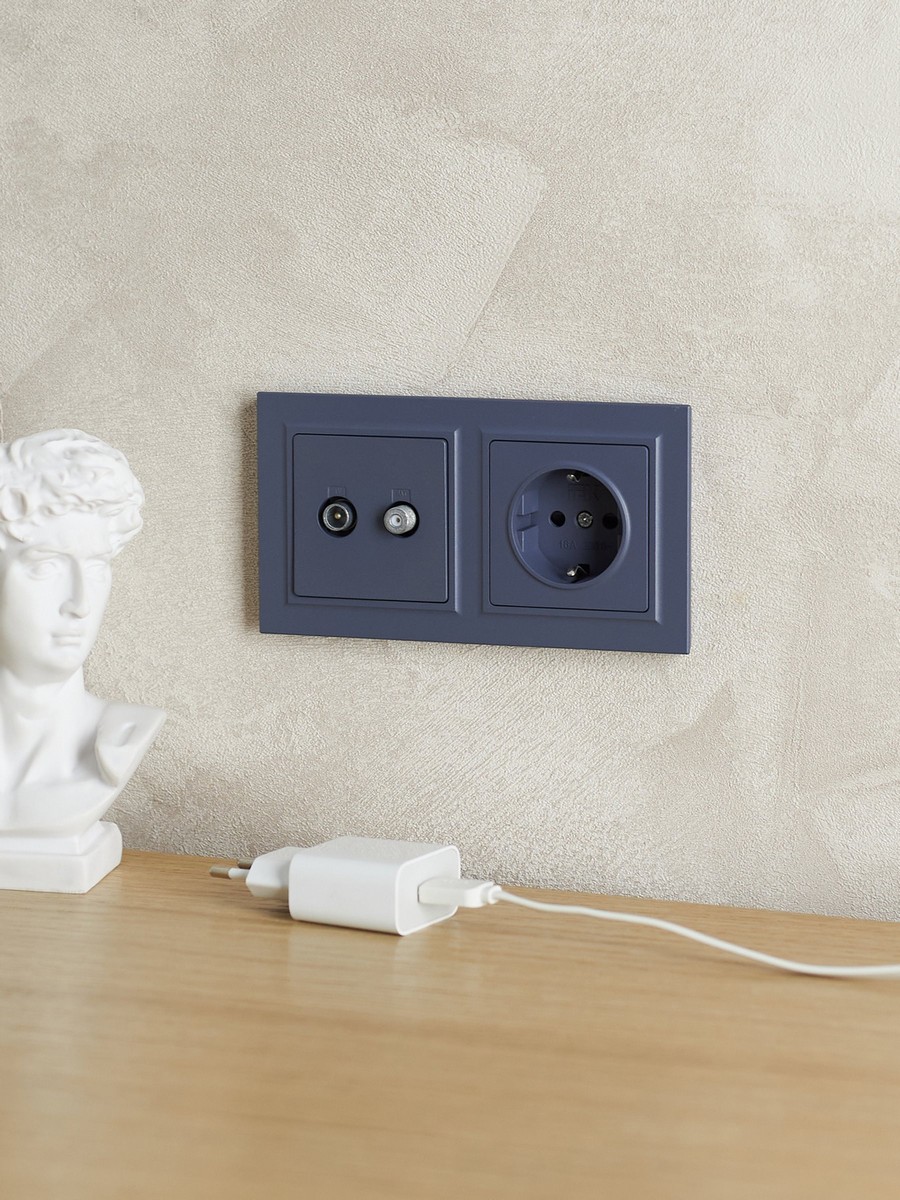 IEK Brite Рамки Рамка IEK BRITE 2-местная РУ-2-БрМ маренго BR-M22-K35