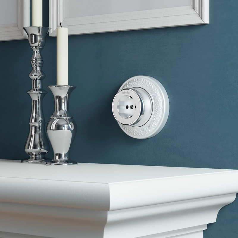 Werkel Ретро Розетка Werkel с заземлением (серебро матовый/хром) W5871054