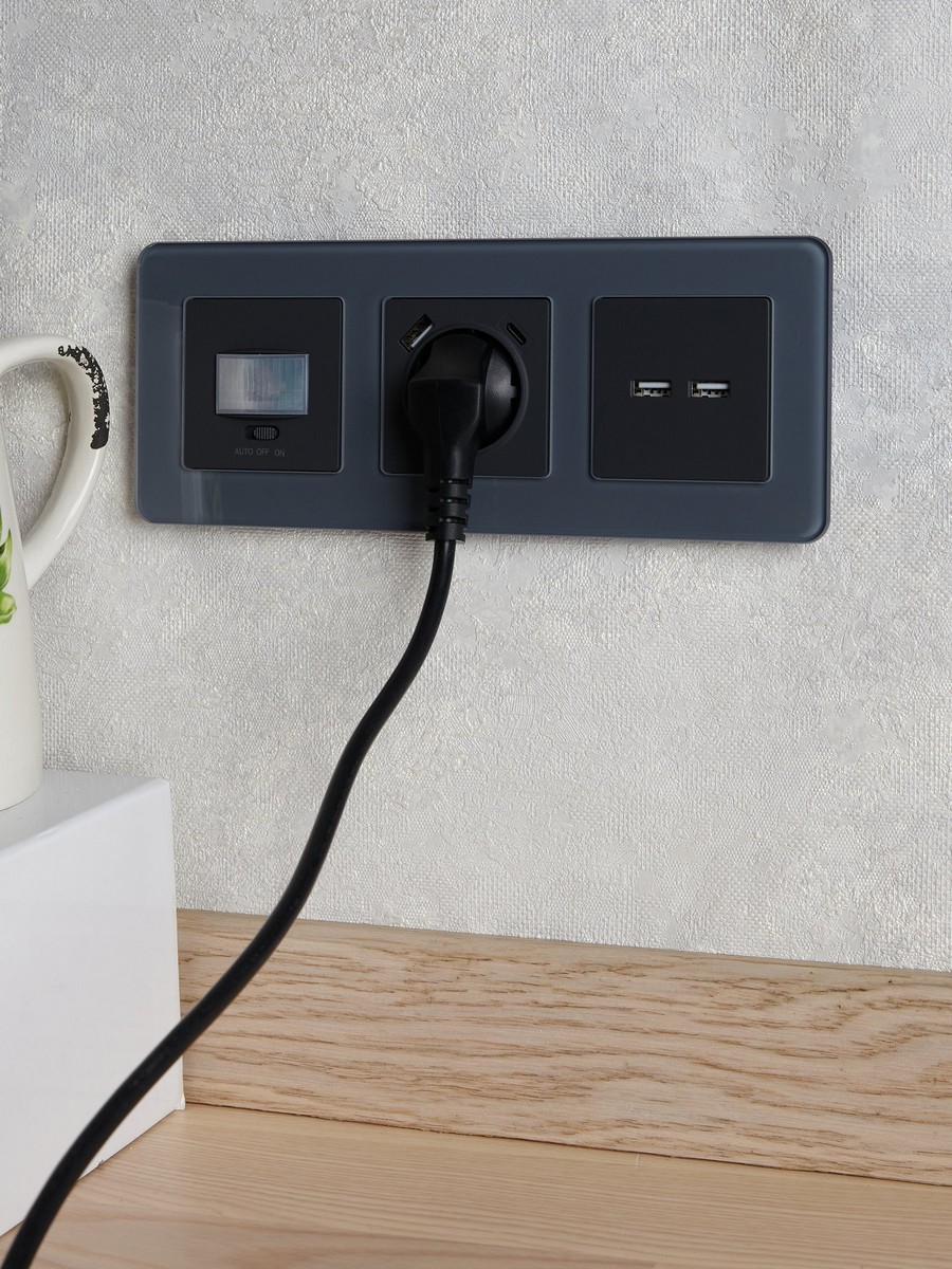 IEK Brite Графит Датчик движения IEK BRITE BASE Графит ДС10-1-БрГ BR-MS10-N-150-05-K53