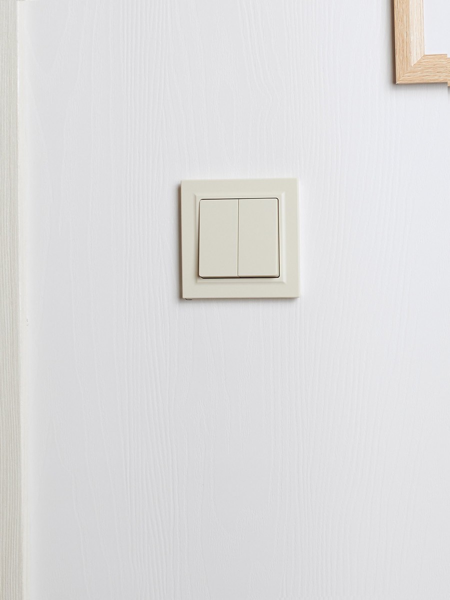 IEK Brite Рамки Рамка IEK BRITE 1-местная РУ-1-БрКр бежевый BR-M12-K10