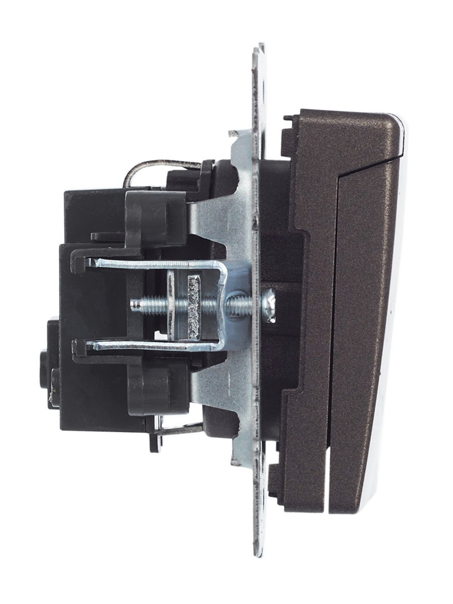 IEK Brite Бронза Розетка IEK BRITE с/з с шторками и крышкой 16А IP20 РСбш10-3-БрТБ темная бронза BR-R16-16-K45