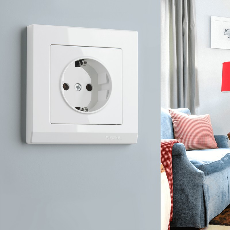 Werkel Белый механизмы Розетка Werkel с заземлением, безвинтовой зажим (белая) W1171301