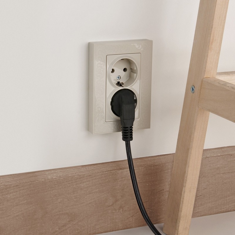 Розетка двойная с заземлением Werkel W1172003 слоновая кость IP20