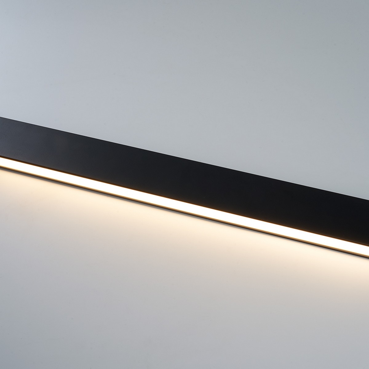 Трековые светодиодные светильники Светильник светодиодный Feron MGN302 трековый магнитный 18W 4000К 110 градусов черный 41940 