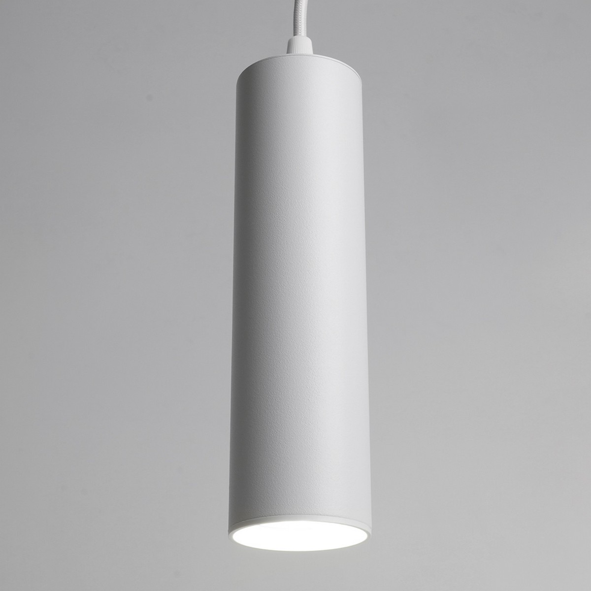 Трековые светодиодные светильники Светильник Feron AL196 трековый однофазный на шинопровод под лампу на подвесе GU10 белый 48556 