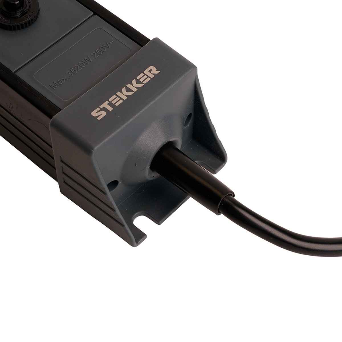 Колодки и удлинители, тройники Сетевой фильтр 6-местный с/з STEKKER HM22-61-05 5 м Techno черный 50161 