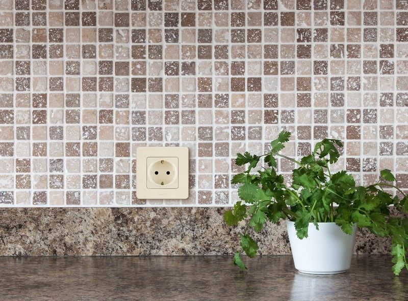 Legrand Inspiria Слоновая кость Розетка Legrand INSPIRIA Слоновая кость с заземлением 16 А 250 В 673721