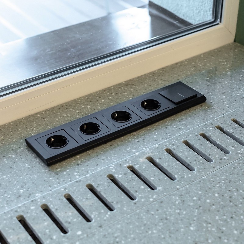 Рамки Werkel Stark Рамка Werkel Stark на 5 постов (черный) W0051808