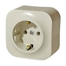 Накладные Розетки и выключатели Legrand Quteo Бежевый Розетка Legrand Quteo с заземлением бежевая 782241