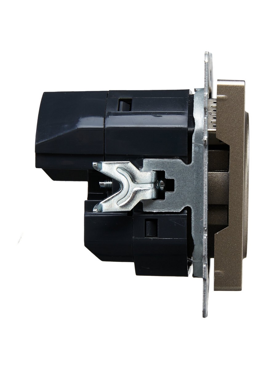 IEK Brite Шампань Розетка IEK BRITE с с/з и шторками 16А с USB A+A 3,1А РЮш10-2-БрШ шампань BR-R14-16-U21-D31-K37