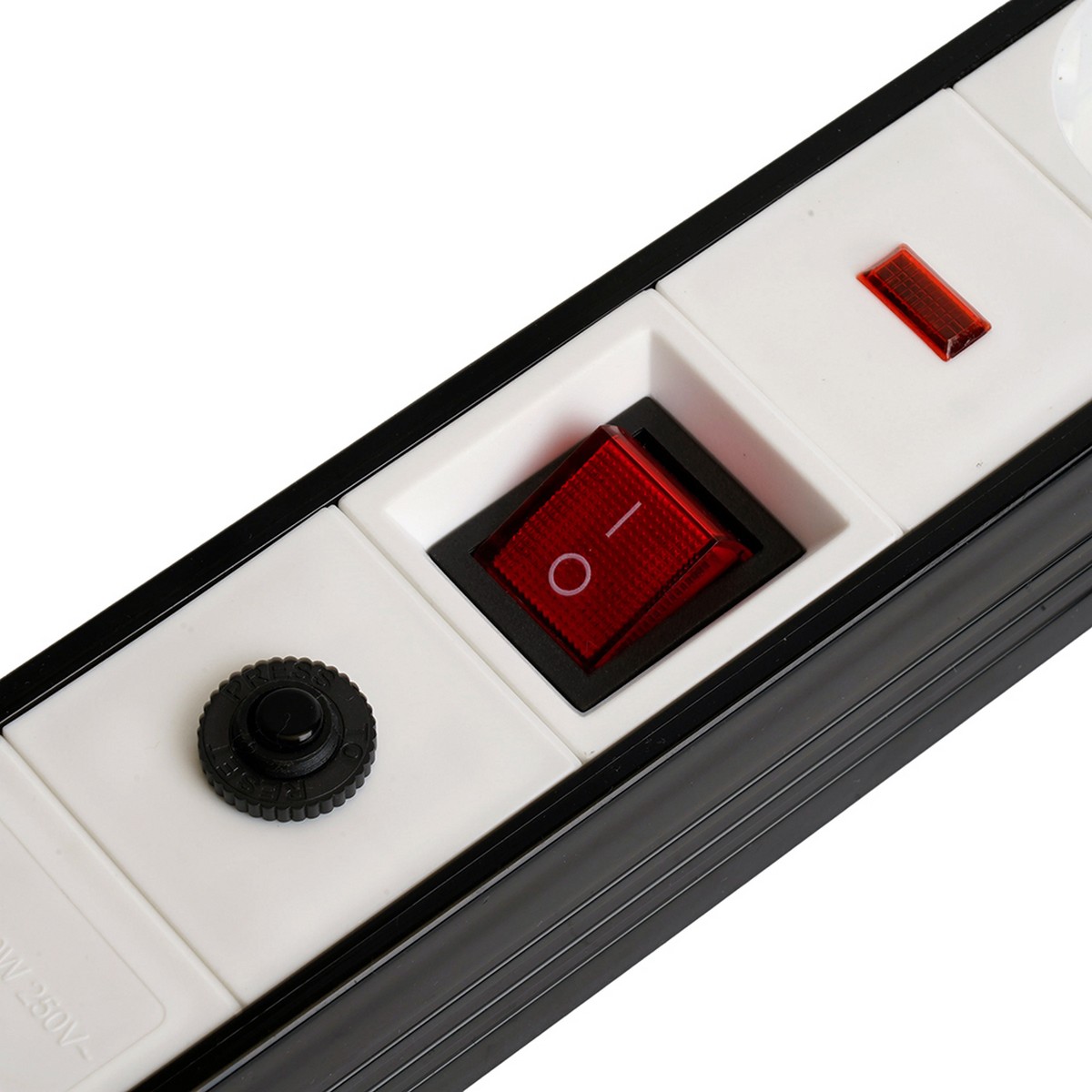 Колодки и удлинители, тройники Сетевой фильтр 4-местный с/з STEKKER HM22-41-02 18 м Techno белый 50147 