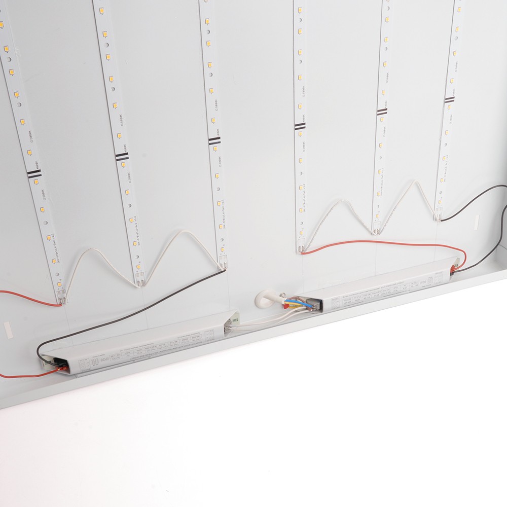 Светодиодные светильники армстронг 600*600 Офисный светильник серии TR Армстронг 54Вт 4000К CRI90 микропризма 48908 