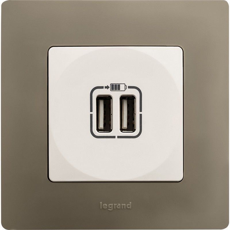 Legrand Etika Белый Розетка USB Legrand Etika белый 2-ая 240В/5В 2400мА 672294