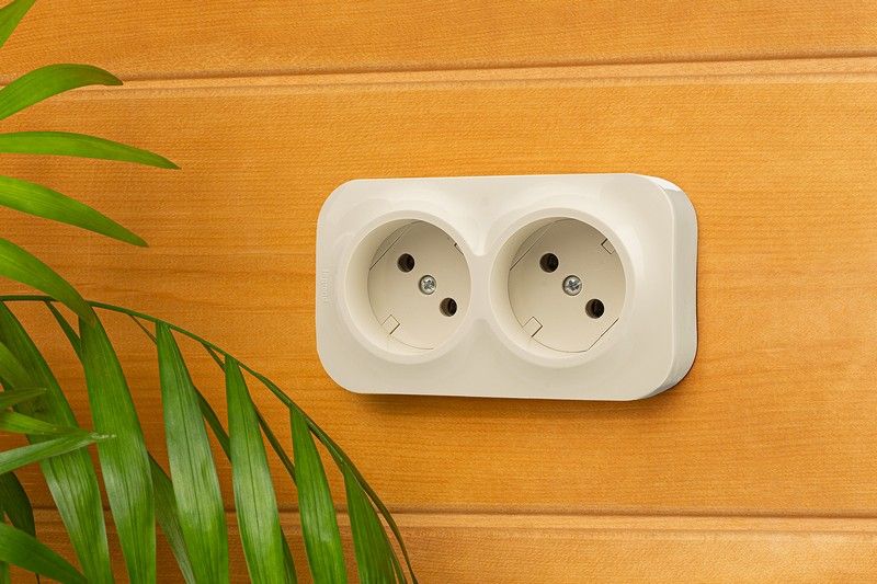 Накладные Розетки и выключатели Legrand Quteo Бежевый Розетка Legrand Quteo двойная без земли без шторок бежевая 782261 (782242)