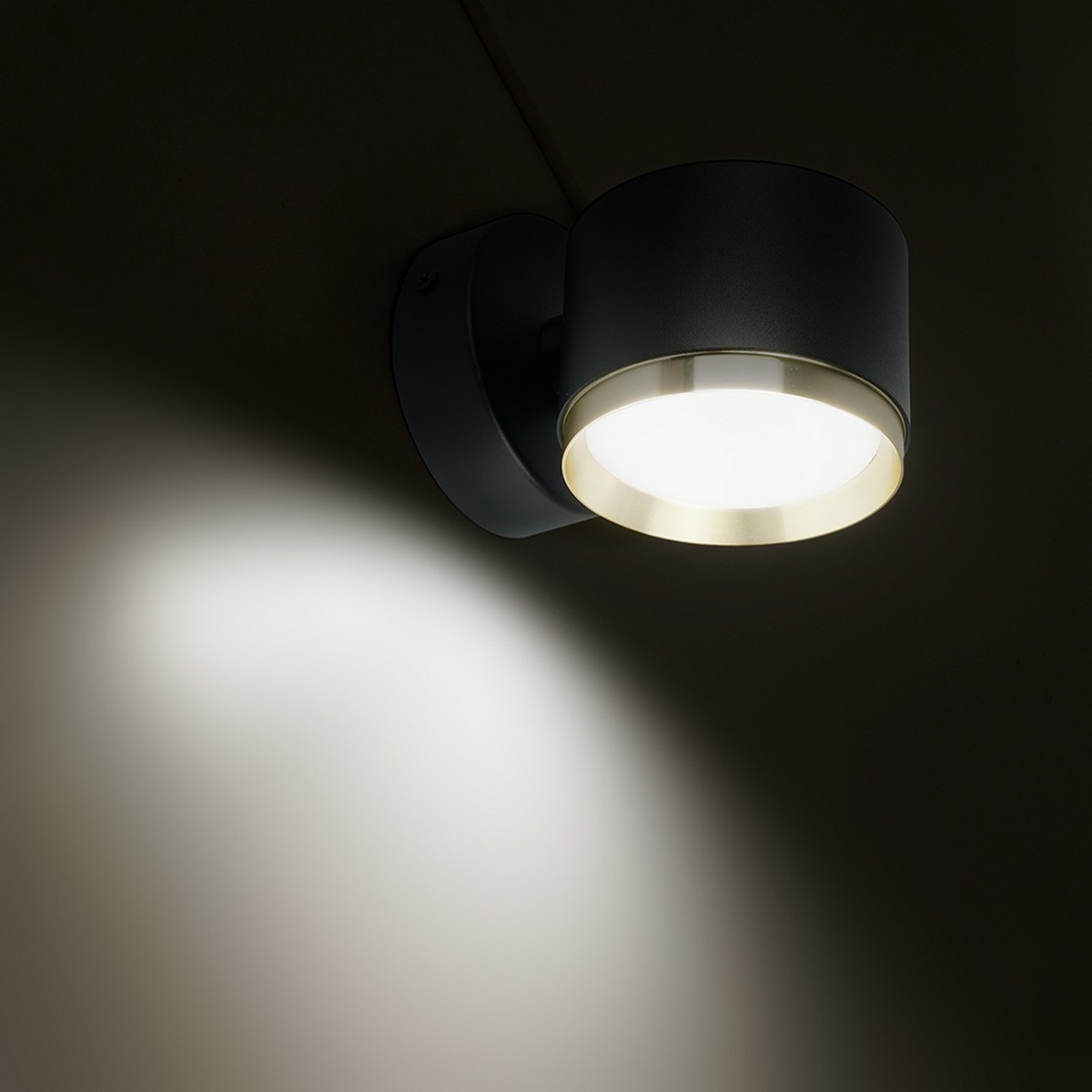 Накладные светодиодные светильники Светильник настенный Feron HL4598 Barrel DUET GX53 черный + золото IP20 52019 