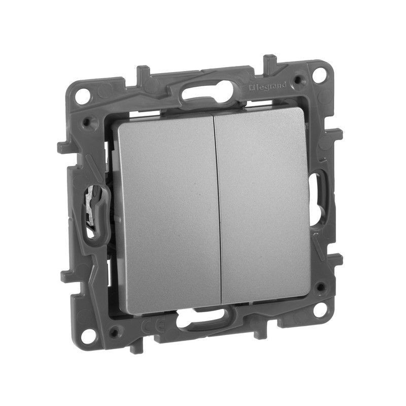 Legrand Etika Алюминий Переключатель Legrand Etika алюминий 2-клавишный, 10А, авт. клем 672412