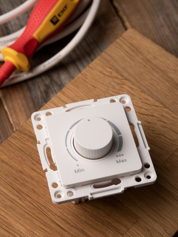 EKF Стокгольм белый Светорегулятор 600W EKF PROxima Стокгольм Белый 220В EYD06-101-10