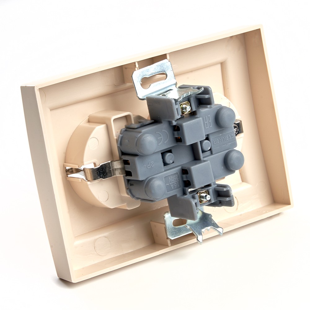 Эрна - Розетки и выключатели Stekker Розетка 2-местная с/з STEKKER PST16-9014-02 16А с защ. шторкой Эрна слоновая кость с рамкой 39240