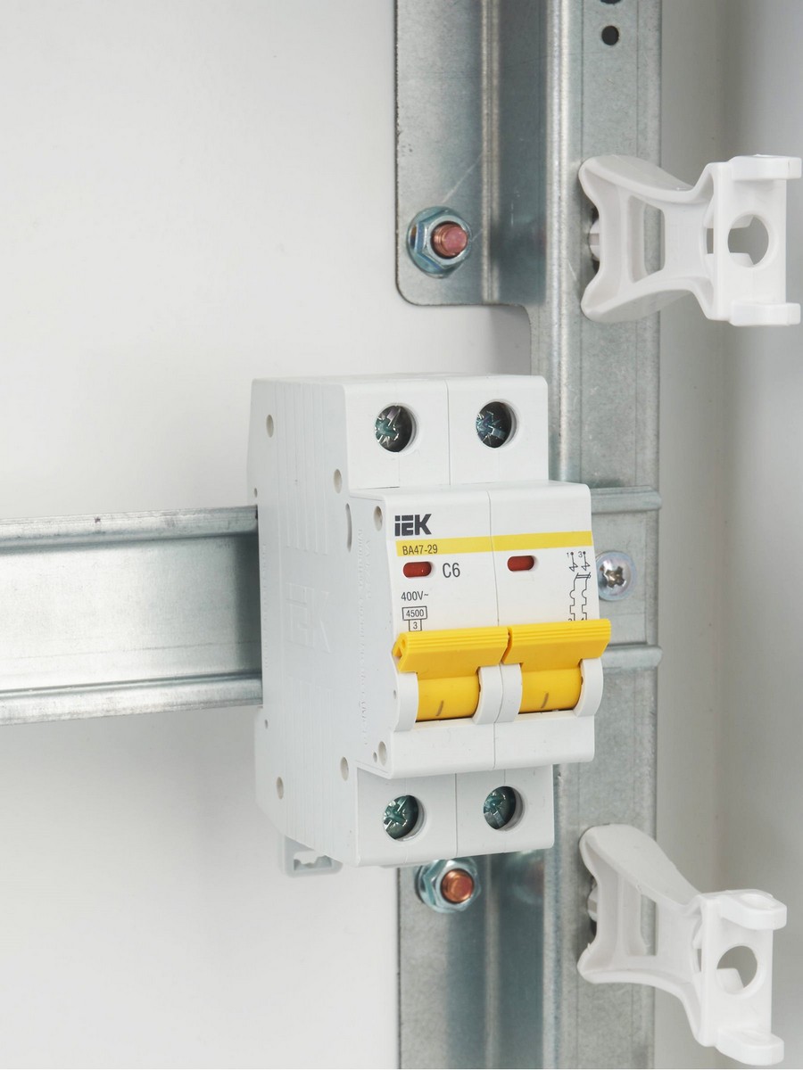 2 полюсные (двухполюсные) Автоматический выключатель IEK KARAT ВА47-29 2Р 6А 4,5кА х-ка С MVA20-2-006-C 
