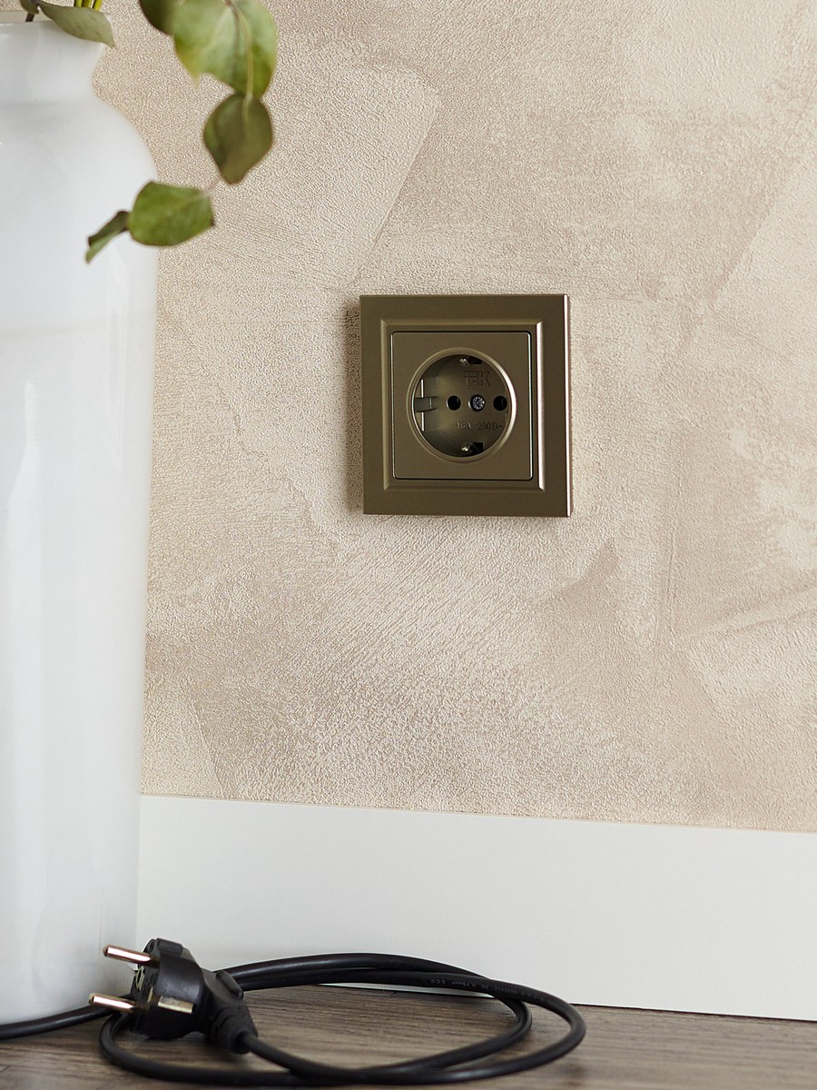 IEK Brite Рамки Рамка IEK BRITE 1-местная РУ-1-БрШ шампань BR-M12-K37