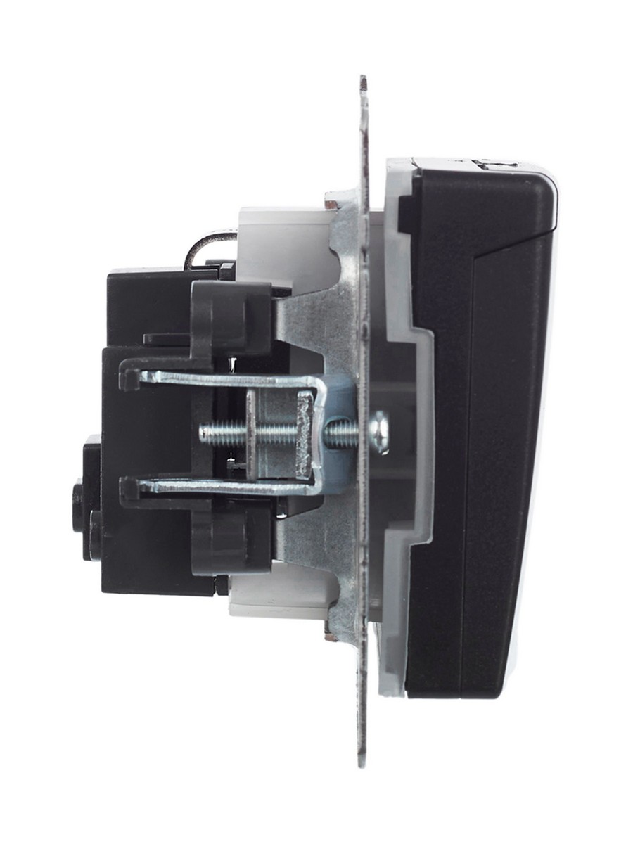 IEK Brite Черный Розетка IEK BRITE с/з с шторками и крышкой 16А IP44 РСбш10-3-44-БрЧ черный BR-R16-16-44-K02