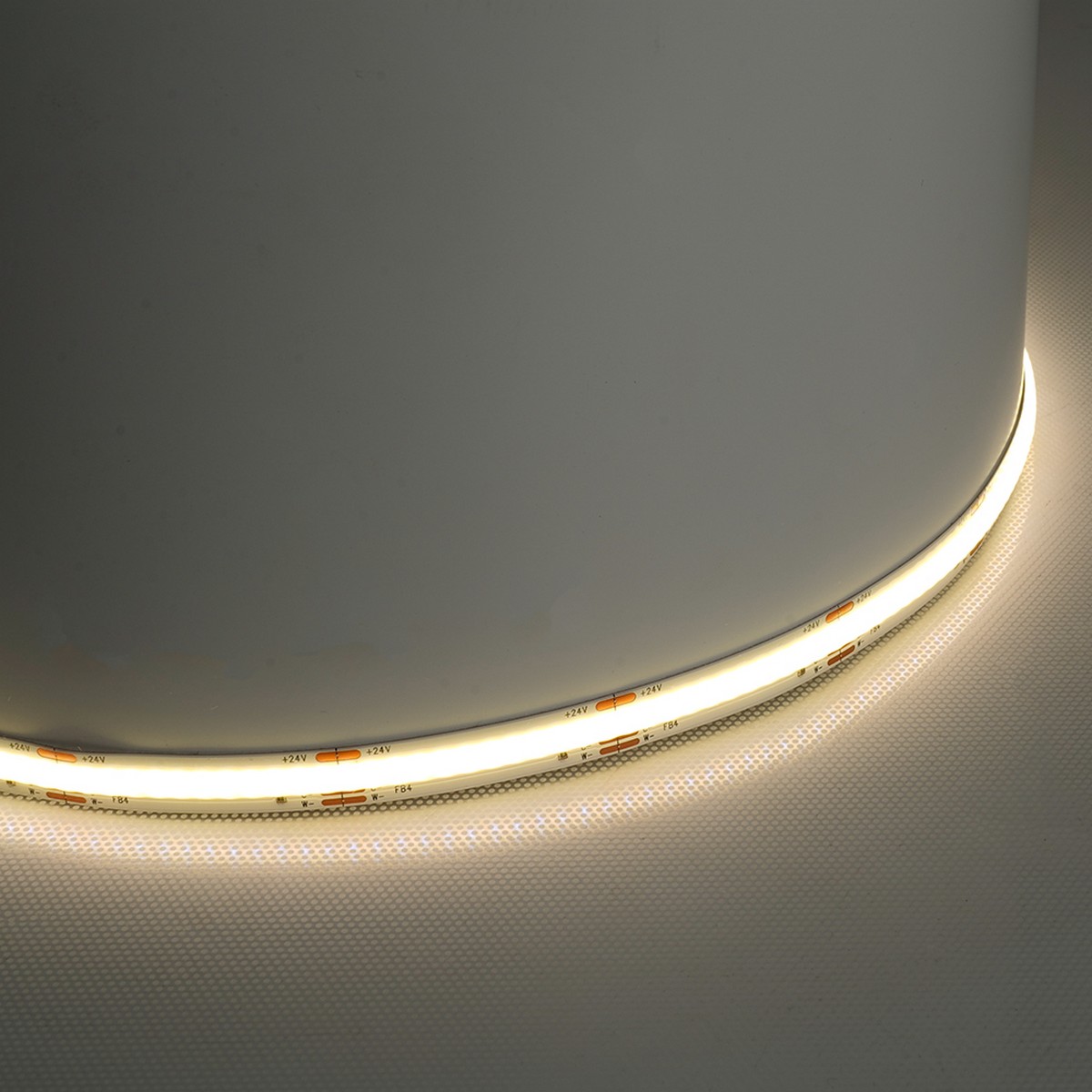 Светодиодная лента белая нейтральная Светодиодная COB лента Feron LS530 320SMD(2110)/м 10Вт/м 24V 4000К IP20 51976 