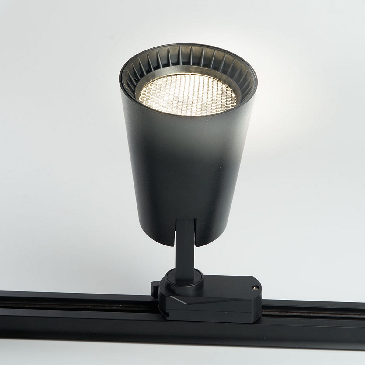 Трековые светодиодные светильники Светодиодный светильник Feron AL100 трековый на шинопровод 30W 4000K черный 41608 