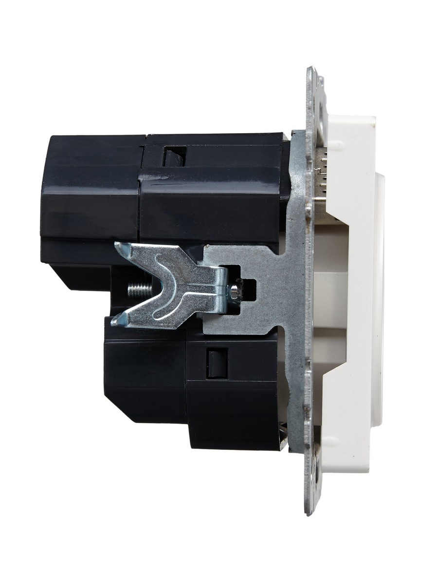 IEK Brite Жемчуг Розетка IEK BRITE с с/з и шторками 16А с USB A+C 18Вт РЮш11-1-БрЖ жемчужный BR-R14-16-U22-018-K36