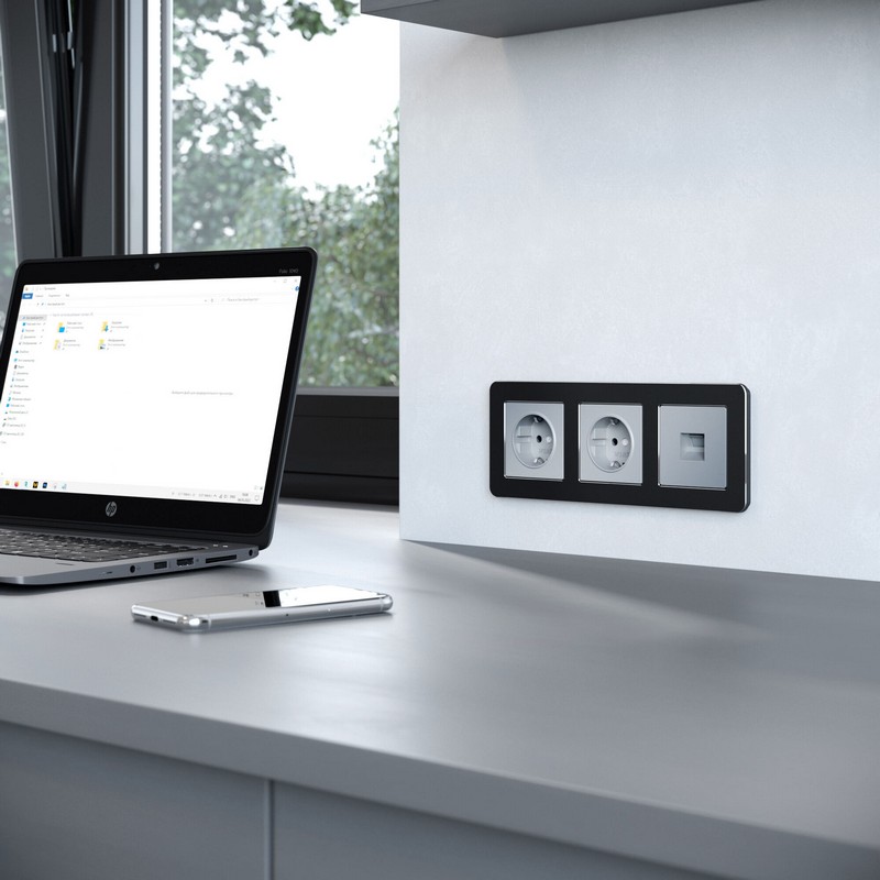 Рамки Werkel Platinum Рамка Werkel на 3 поста Platinum черный алюминий W0032608