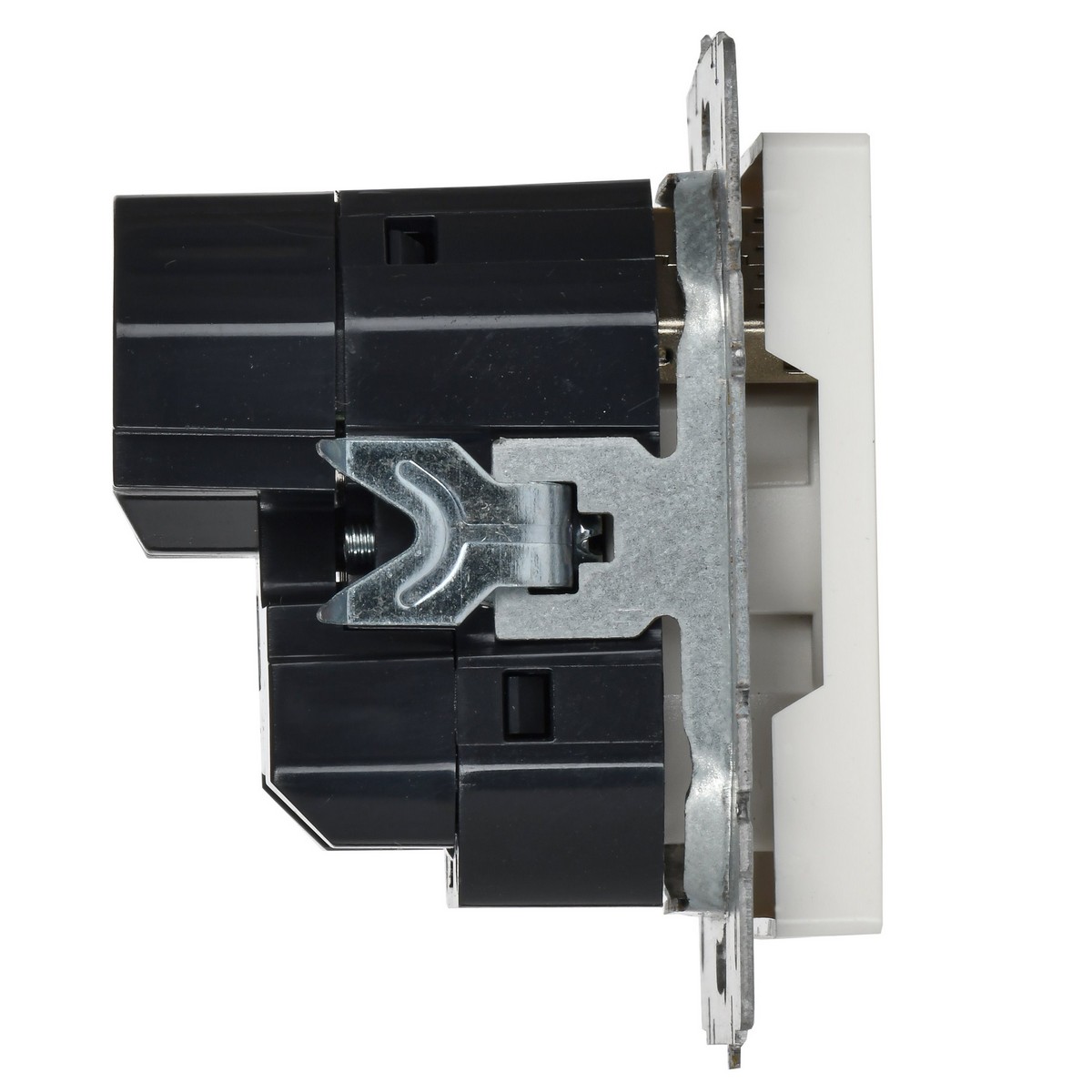Розетка IEK BRITE с с/з и шторками 16А с USB A+C 18Вт РЮш11-1-БрБ белый BR-R14-16-U22-018-K01