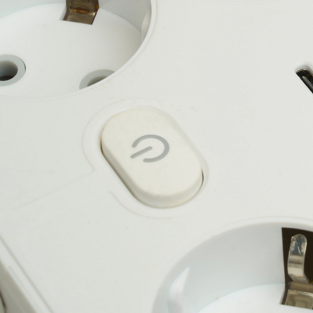 Колодки и удлинители, тройники Удлинитель STEKKER HM09-66-02 6-местный c/з 3x1 мм2 1,8 м 4USB+2Type-C 2,4А Home белый 49975 