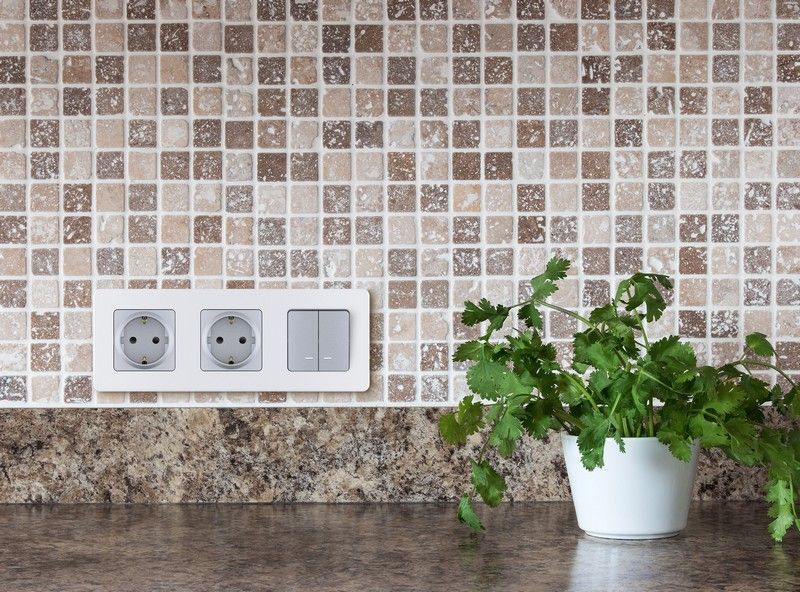 Legrand Inspiria Алюминий Выключатель Legrand INSPIRIA Алюминий двухклавишный с подсветкой/индикацией 10 AX 250 В 673632