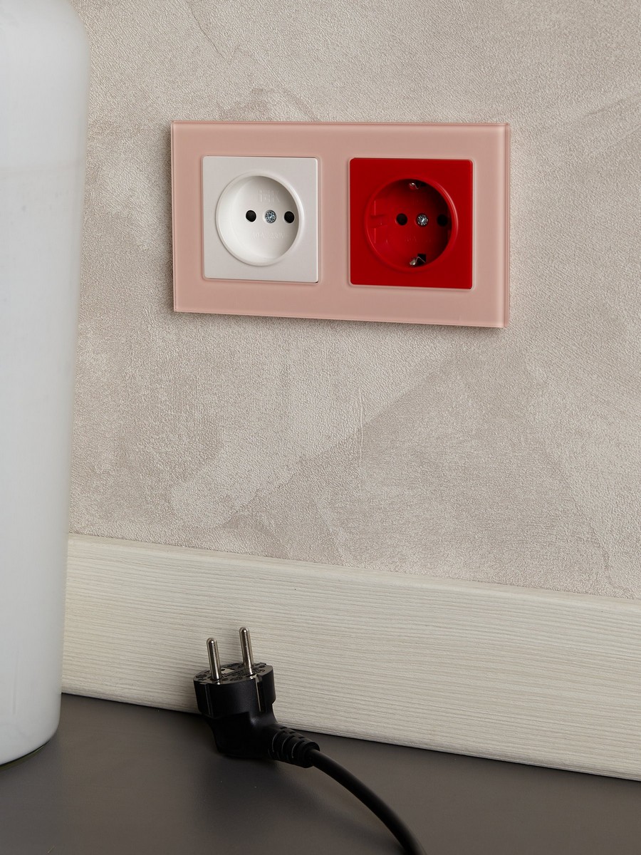 IEK Brite Рамки Рамка IEK BRITE DECOR Персик матовый стекло 2-мест. РУ-2-2-БрП BR-M22-G-31-K96