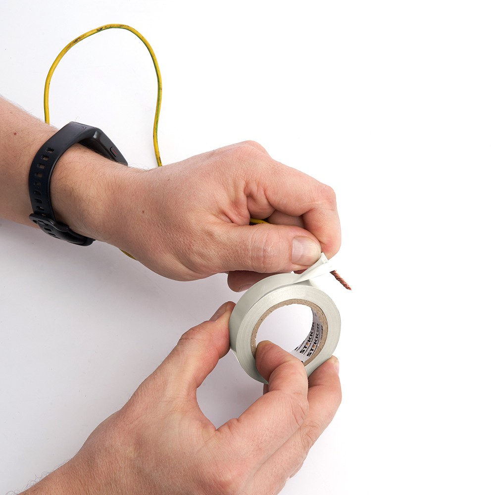 Изолента STEKKER INTP01315-20 0,13*15 мм. 20 м. белая 39904