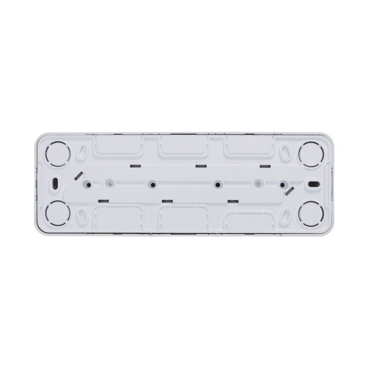 Blanca белые розетки и выключатели Розетка SE Blanca 4-ая Белый наружный б/з без шторок изолир. пластина BLNRA000411