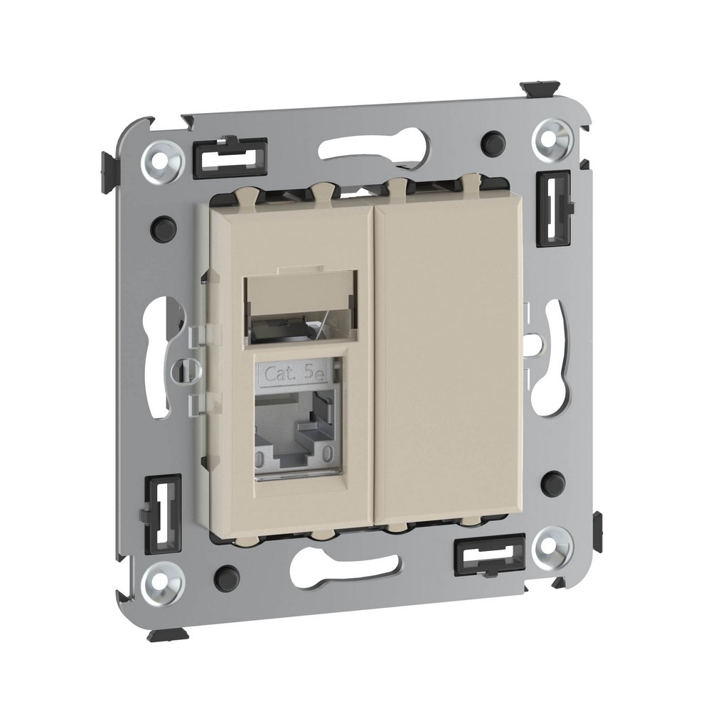 DKC Avanti механизмы Ванильная дымка Компьютерная розетка DKC Avanti RJ-45 в стену кат.5e одинарная экранированная"Ванильная дымка" 4405363