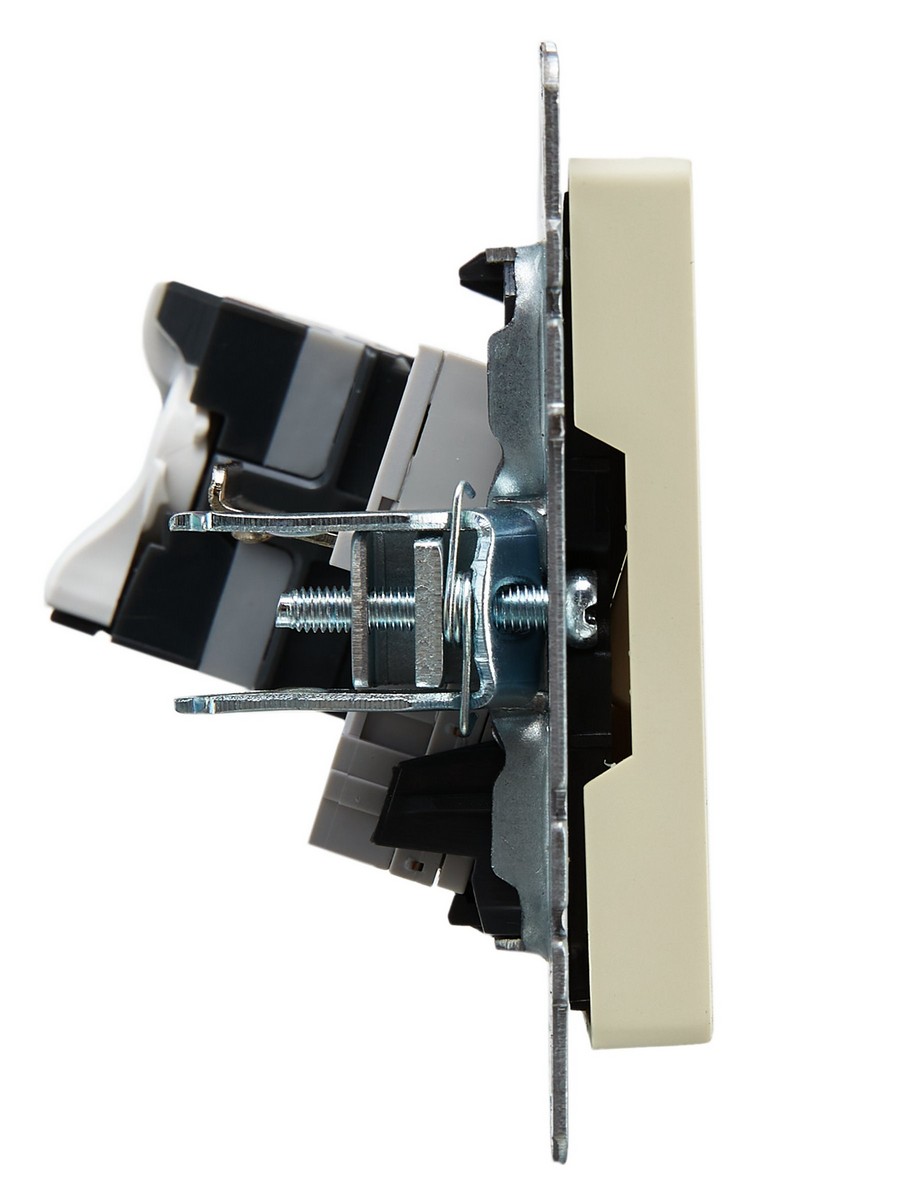 IEK Brite Бежевый Розетка IEK BRITE двойная RJ11+RJ45 кат.5E РК/Т12-БрКр бежевый BR-KT20-O-1-K10