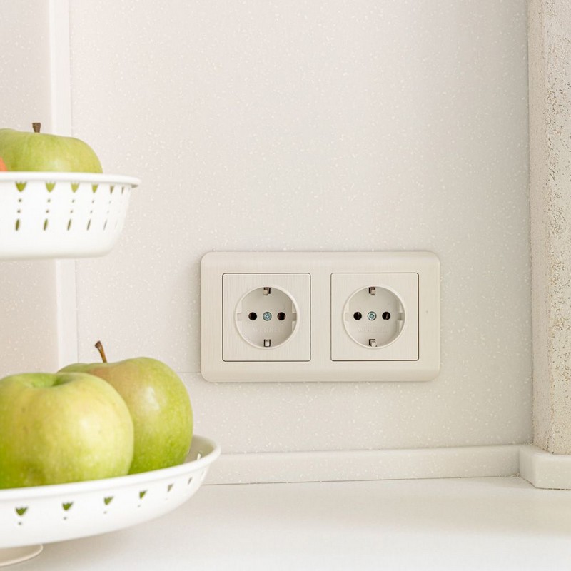 Werkel Перламутр рифленый механизмы Розетка с заземлением Werkel W1171013 перламутровый рифленый IP20