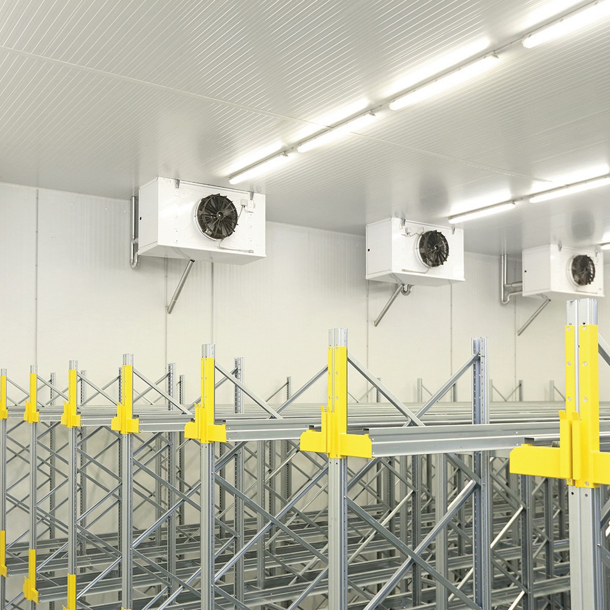 Линейные светодиодные светильники Светильник светодиодный линейный Feron AL5090 IP65 48W 6500K 48491 