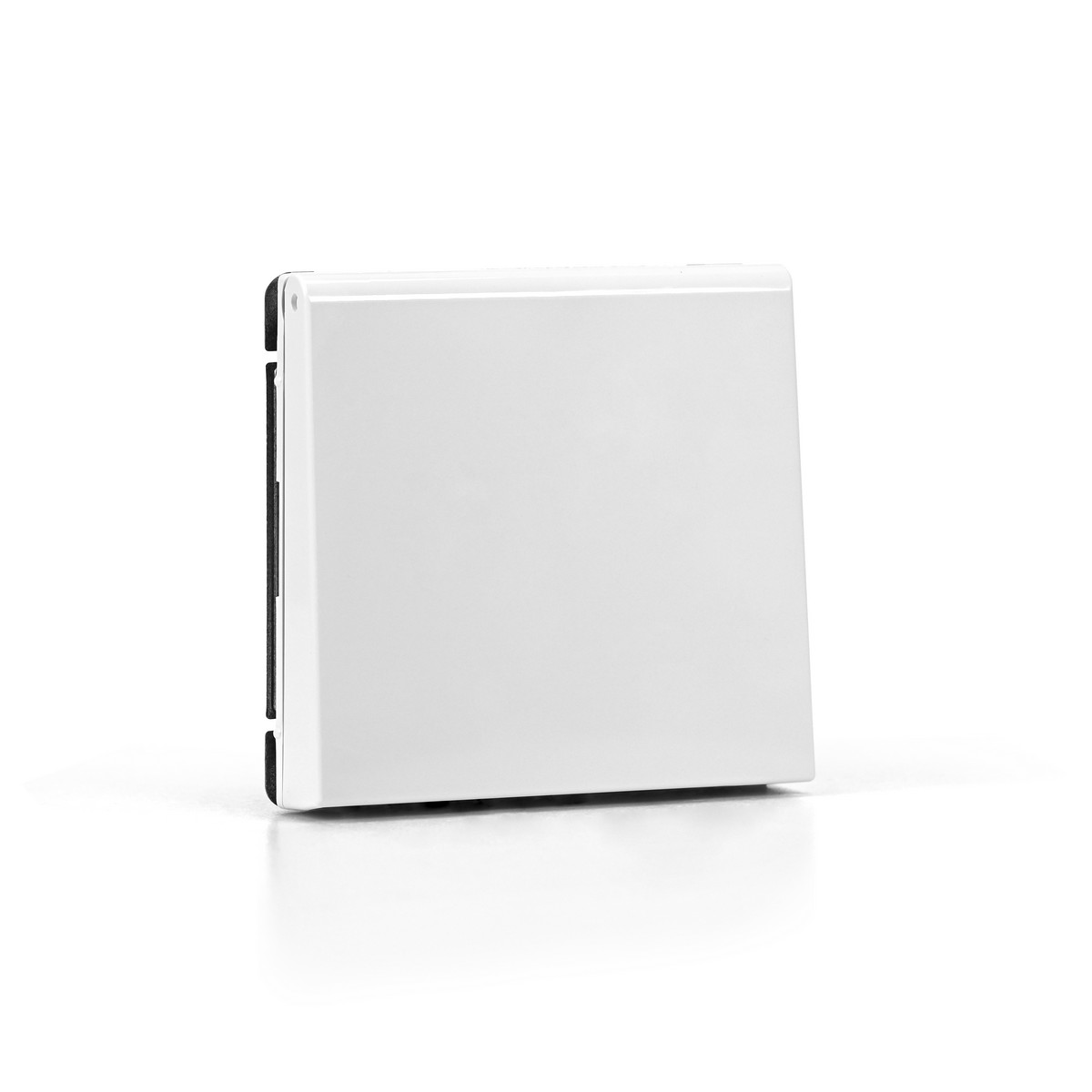 ArtGallery Белый Розетка SE ArtGallery Белый с заземл. со шторк. с крышк., 16А, IP20 быстрозажим. клем. GAL000146S