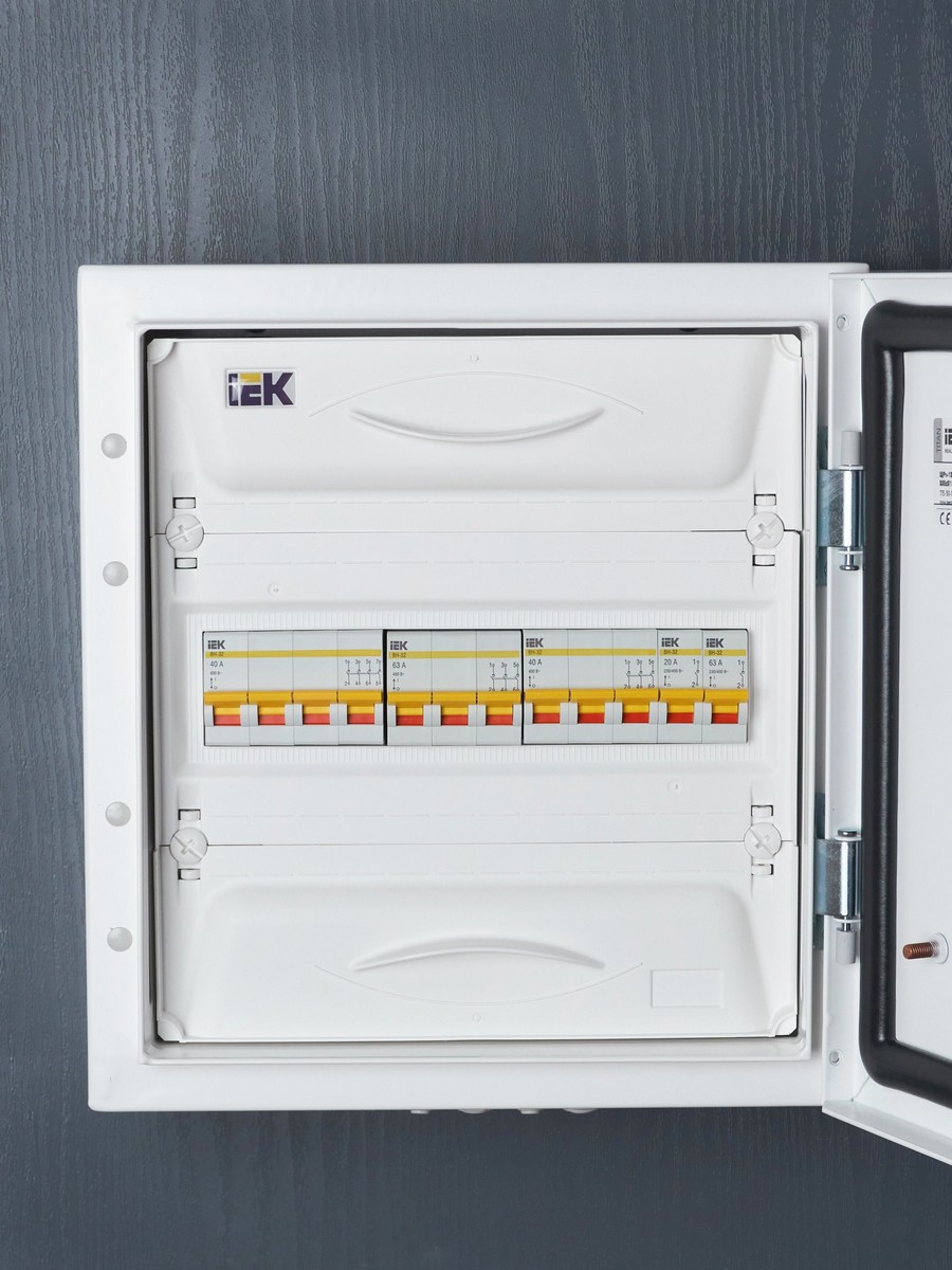 IEK Выключатель нагрузки IEK KARAT (мини-рубильник) ВН-32 3Р 40А MNV10-3-040 
