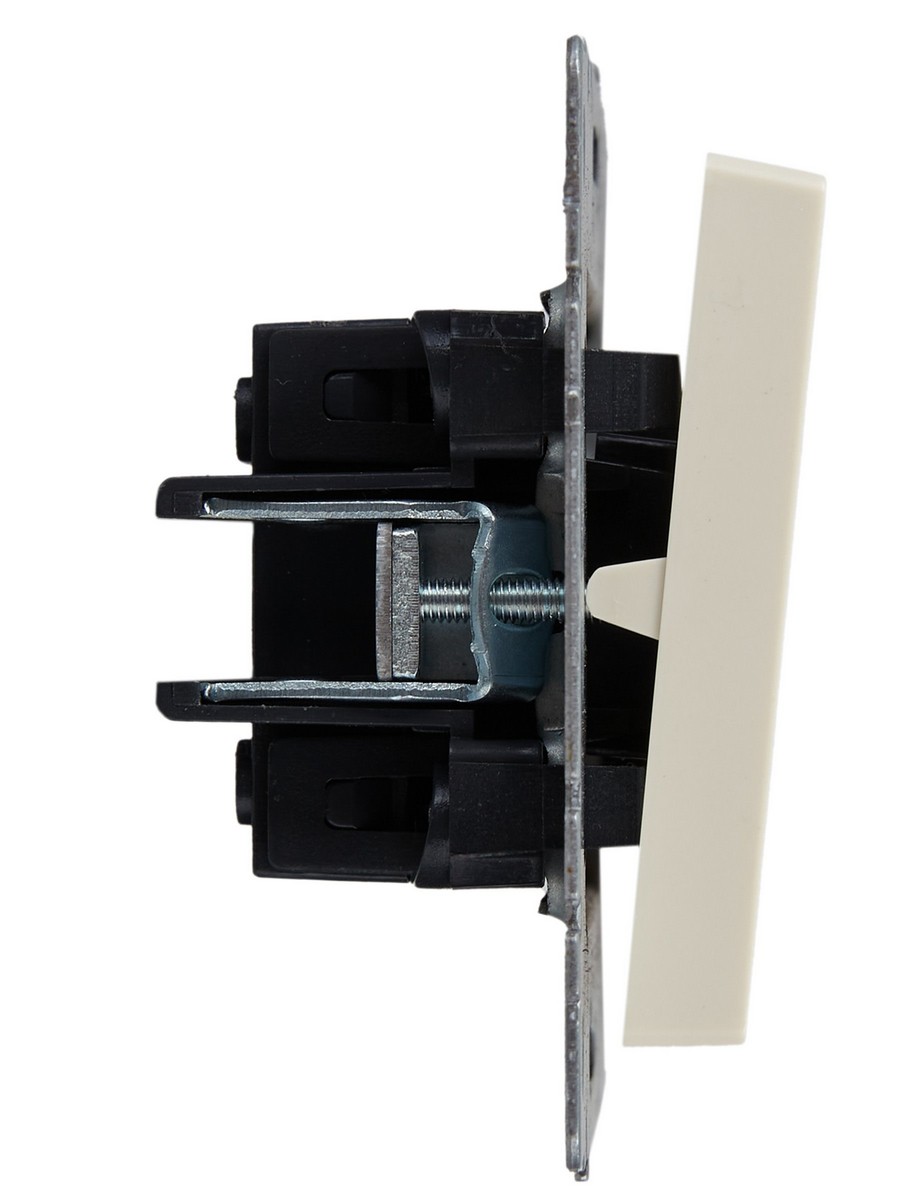 IEK Brite Бежевый Выключатель IEK BRITE 3-клавишный 10А ВС10-3-0-БрКр бежевый BR-V30-0-10-K10