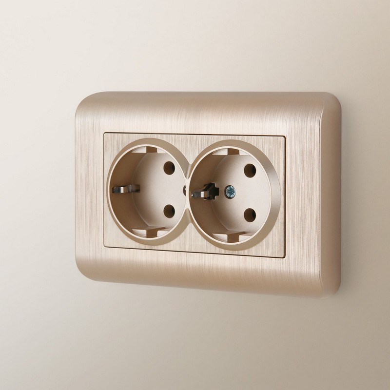 Werkel Шампань рифленный механизмы Розетка двойная с заземлением Werkel W1172010 шампань рифленый IP20