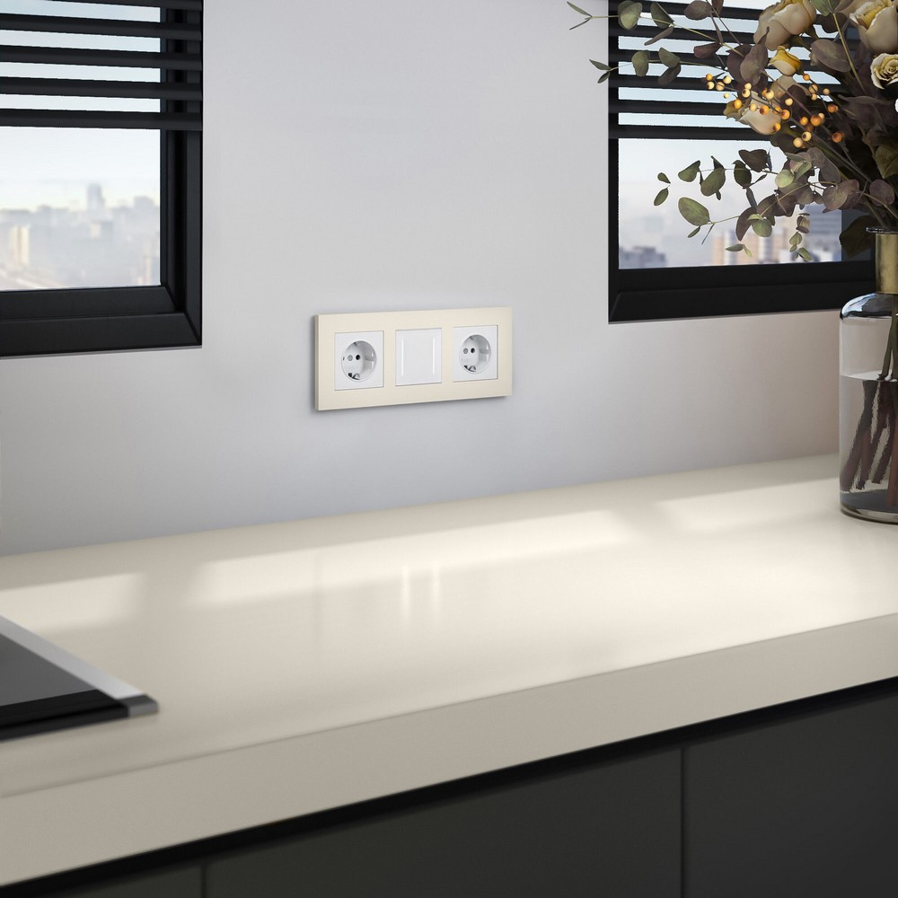 Рамки Werkel Slab Рамка Werkel на 3 поста Slab (айвори матовый) W00329620