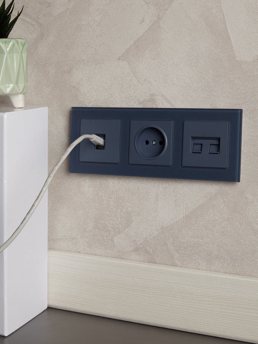 IEK Brite Рамки Рамка IEK BRITE DECOR Маренго матовый стекло 3-мест. РУ-3-2-Бр BR-M32-G-31-K35