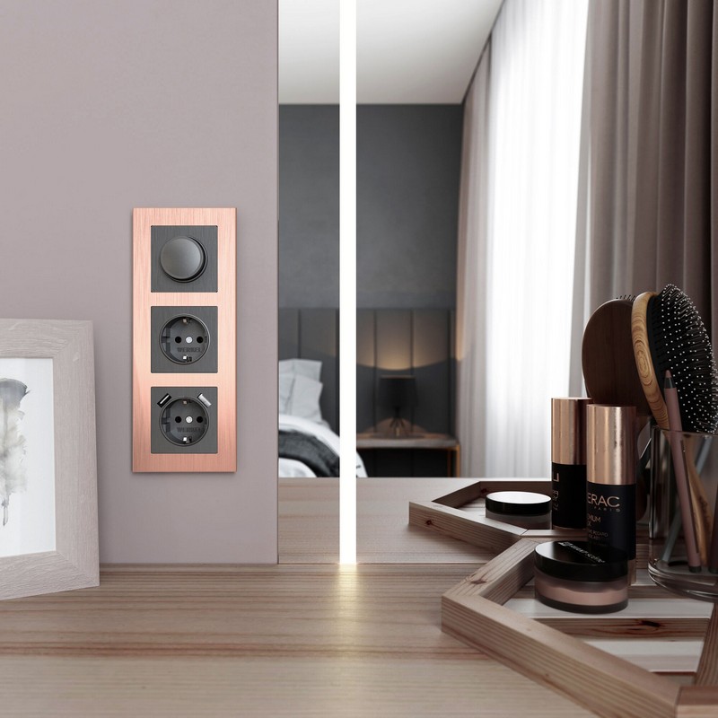 Рамки Werkel Aluminium Рамка Werkel Aluminium на 3 поста (бронза) W0031712