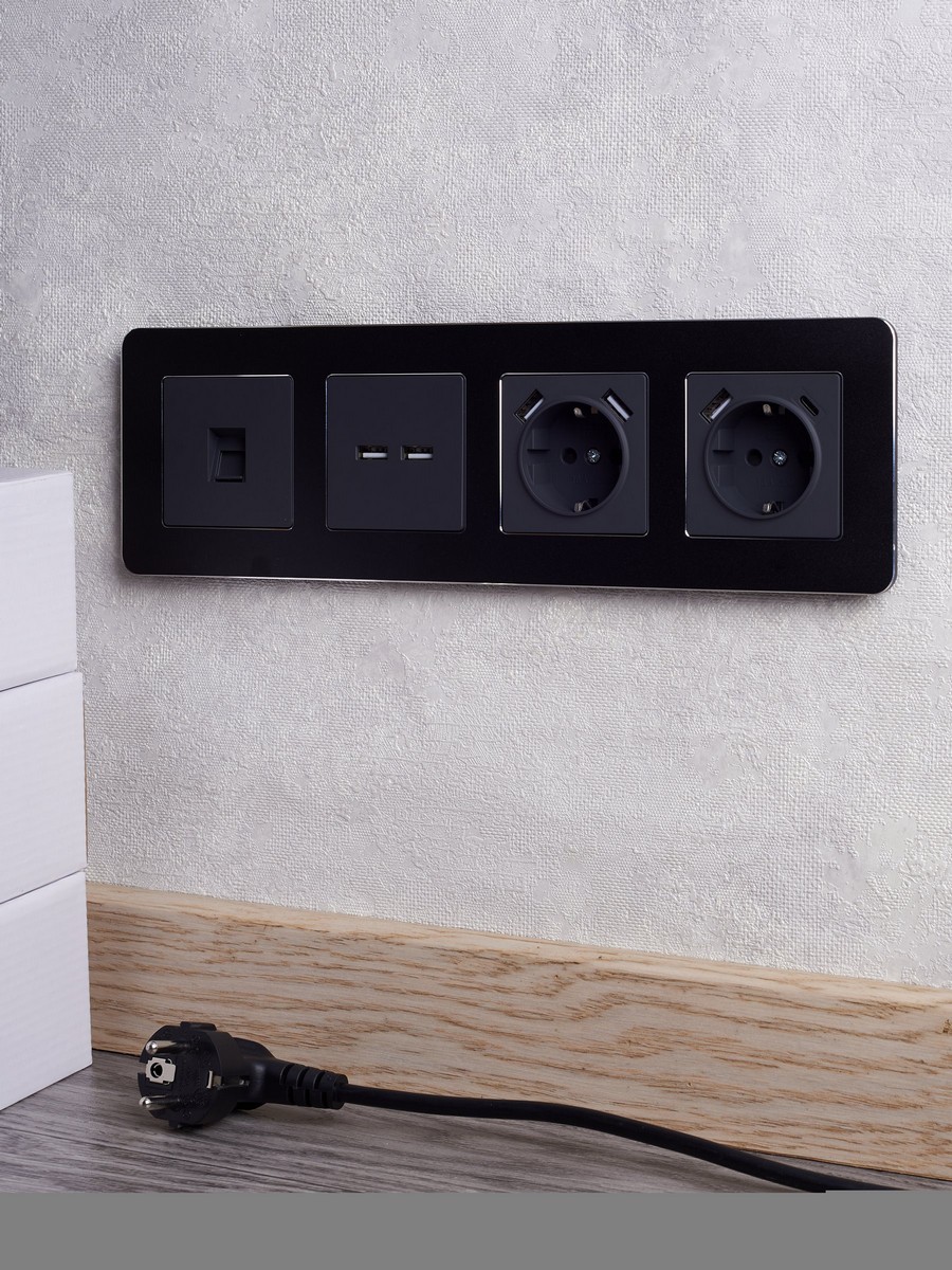 IEK Brite Рамки Рамка IEK BRITE DECOR Черный металл. скругл.угол 4-м РУ-4-1-Бр RE BR-M42-M-01-K02