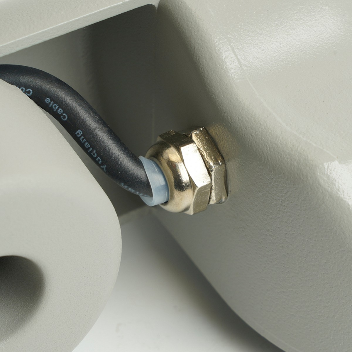 Консольные уличные светодиодные светильники на столб Светодиодный уличный консольный светильник Feron SP3060 80W 6400K 100-265V/50Hz, серый 48686 